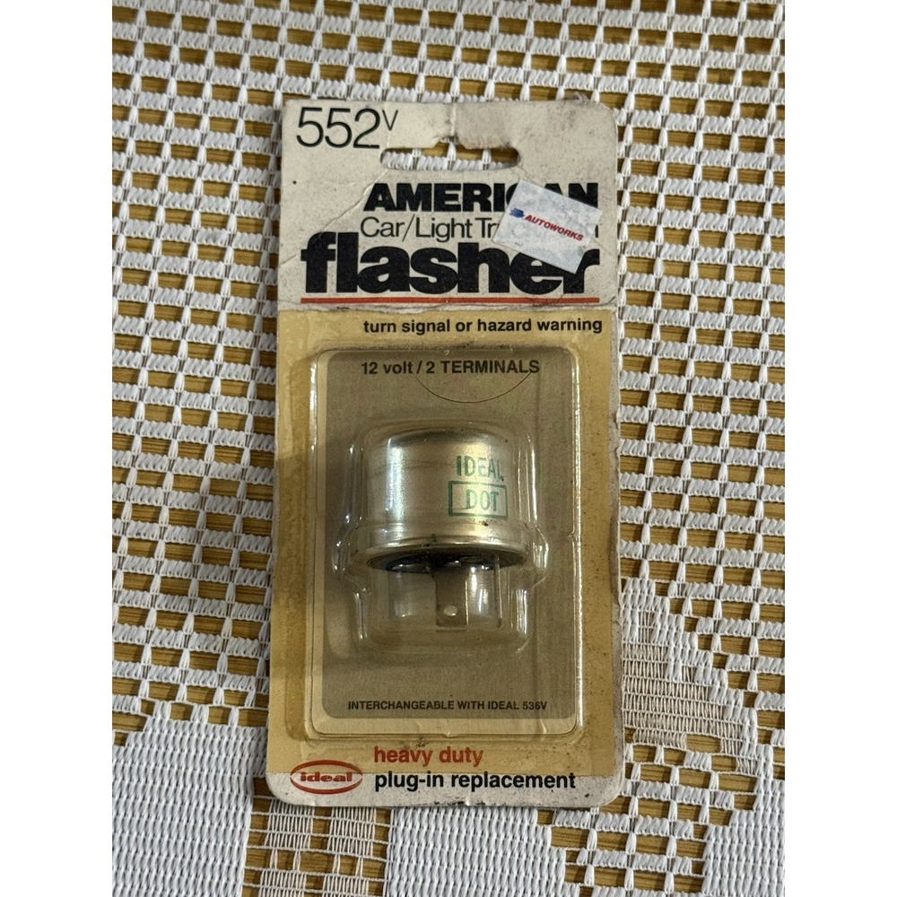 Vintage American Flasher 552V Car Light Truck Van 12 Volt / 2 Terminal Plug In